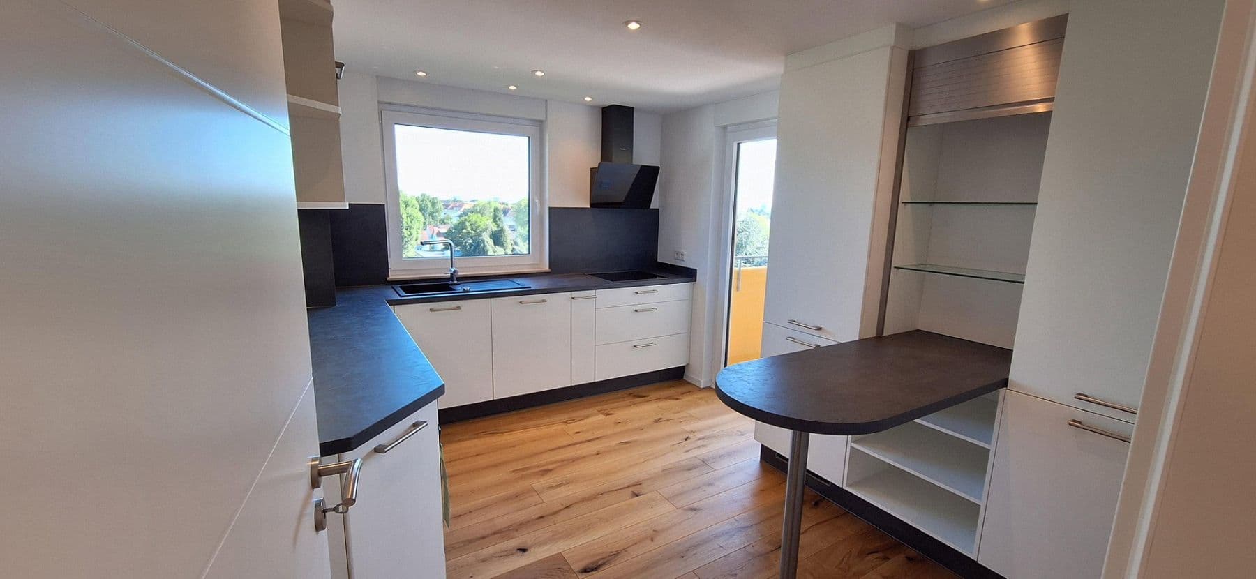 Predaj bytu 4-izbový 107 m², Heidelberg, Bádensko-Wurttembersko Predaj bytu 4-izbový 107 m², Heidelberg, Bádensko-Wurttembersko