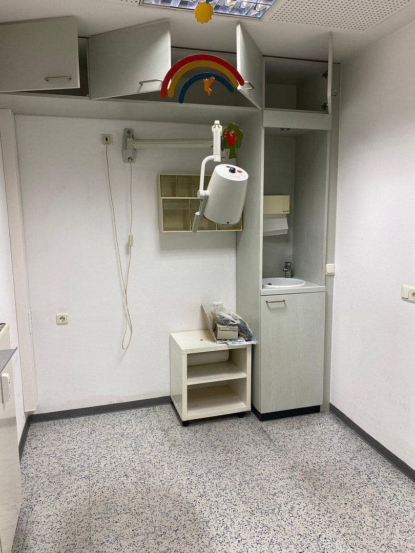 Prenájom kancelárie 305 m², Leonrodstr 69, München, Bavorsko Prenájom kancelárie 305 m², Leonrodstr 69, München, Bavorsko
