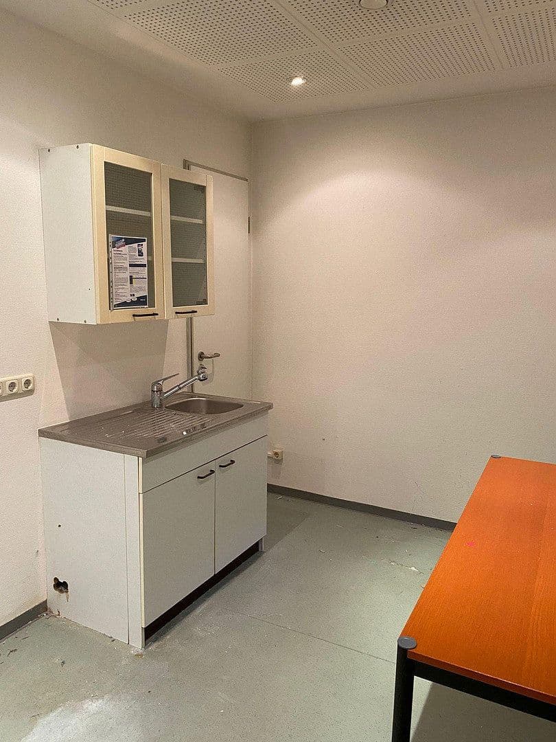 Prenájom kancelárie 305 m², Leonrodstr 69, München, Bavorsko Prenájom kancelárie 305 m², Leonrodstr 69, München, Bavorsko