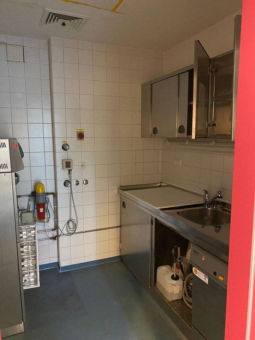 Prenájom kancelárie 305 m², Leonrodstr 69, München, Bavorsko Prenájom kancelárie 305 m², Leonrodstr 69, München, Bavorsko