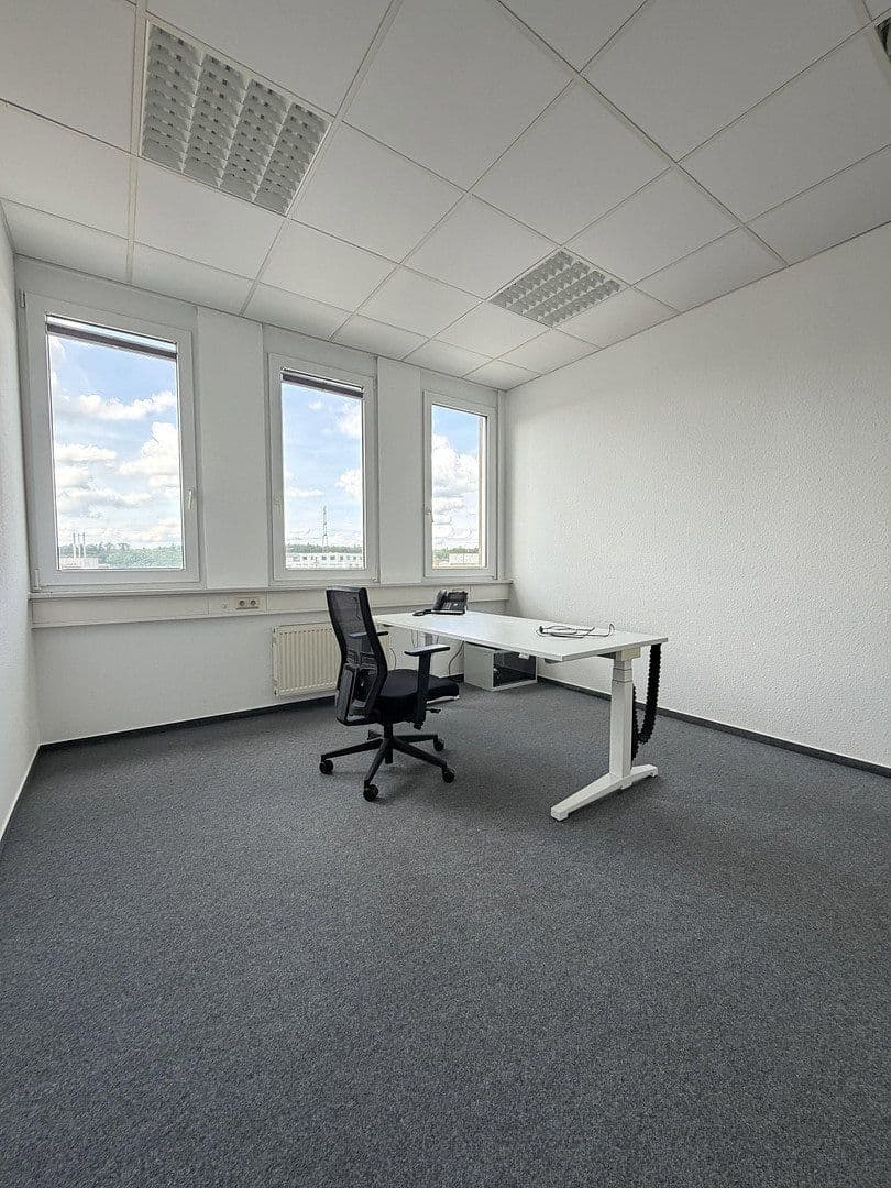 Prenájom kancelárie 174 m², Stuttgarter Straße 41, Pforzheim, Bádensko-Wurttembersko Prenájom kancelárie 174 m², Stuttgarter Straße 41, Pforzheim, Bádensko-Wurttembersko