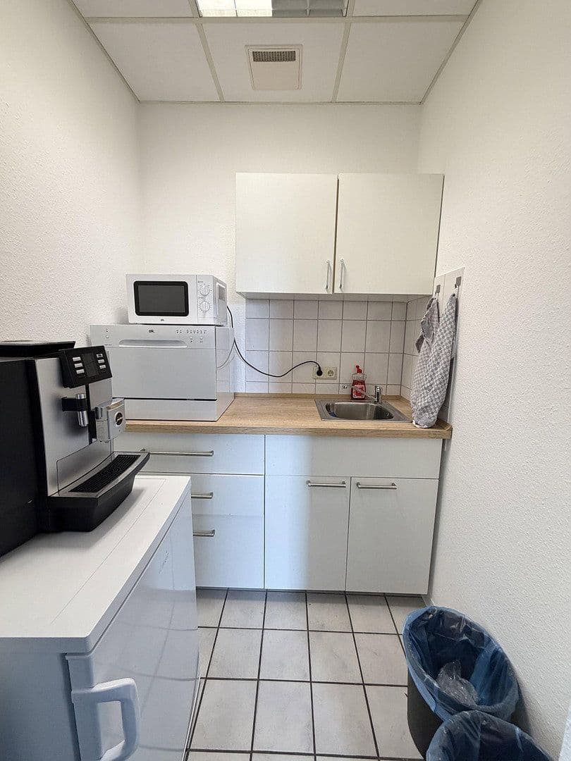 Prenájom kancelárie 174 m², Stuttgarter Straße 41, Pforzheim, Bádensko-Wurttembersko Prenájom kancelárie 174 m², Stuttgarter Straße 41, Pforzheim, Bádensko-Wurttembersko