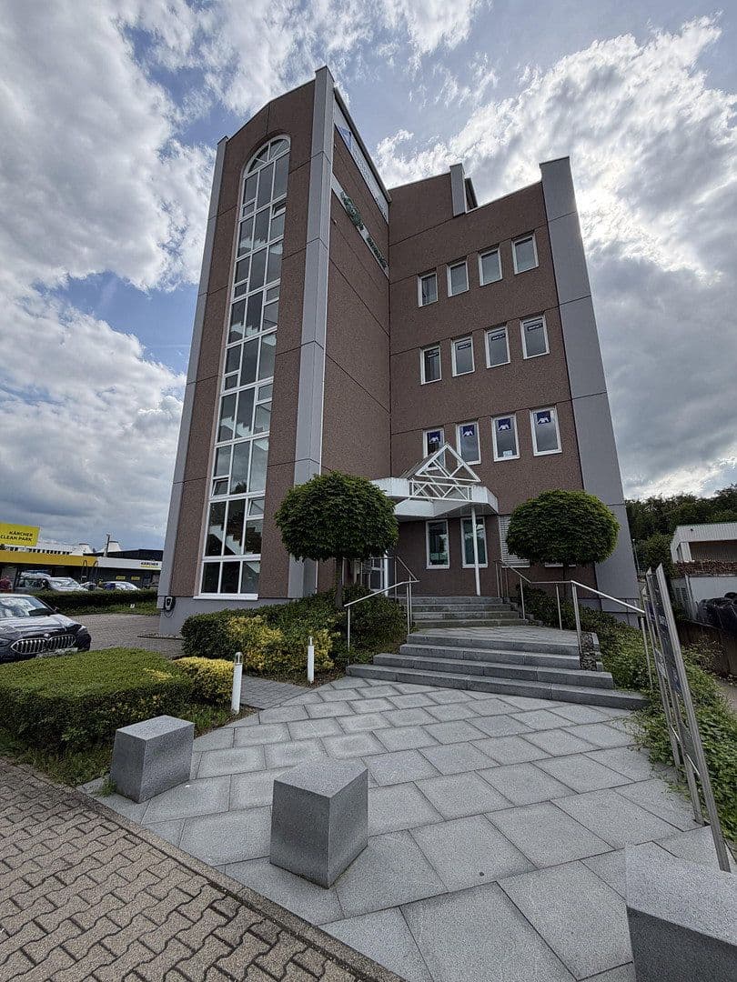 Prenájom kancelárie 174 m², Stuttgarter Straße 41, Pforzheim, Bádensko-Wurttembersko Prenájom kancelárie 174 m², Stuttgarter Straße 41, Pforzheim, Bádensko-Wurttembersko