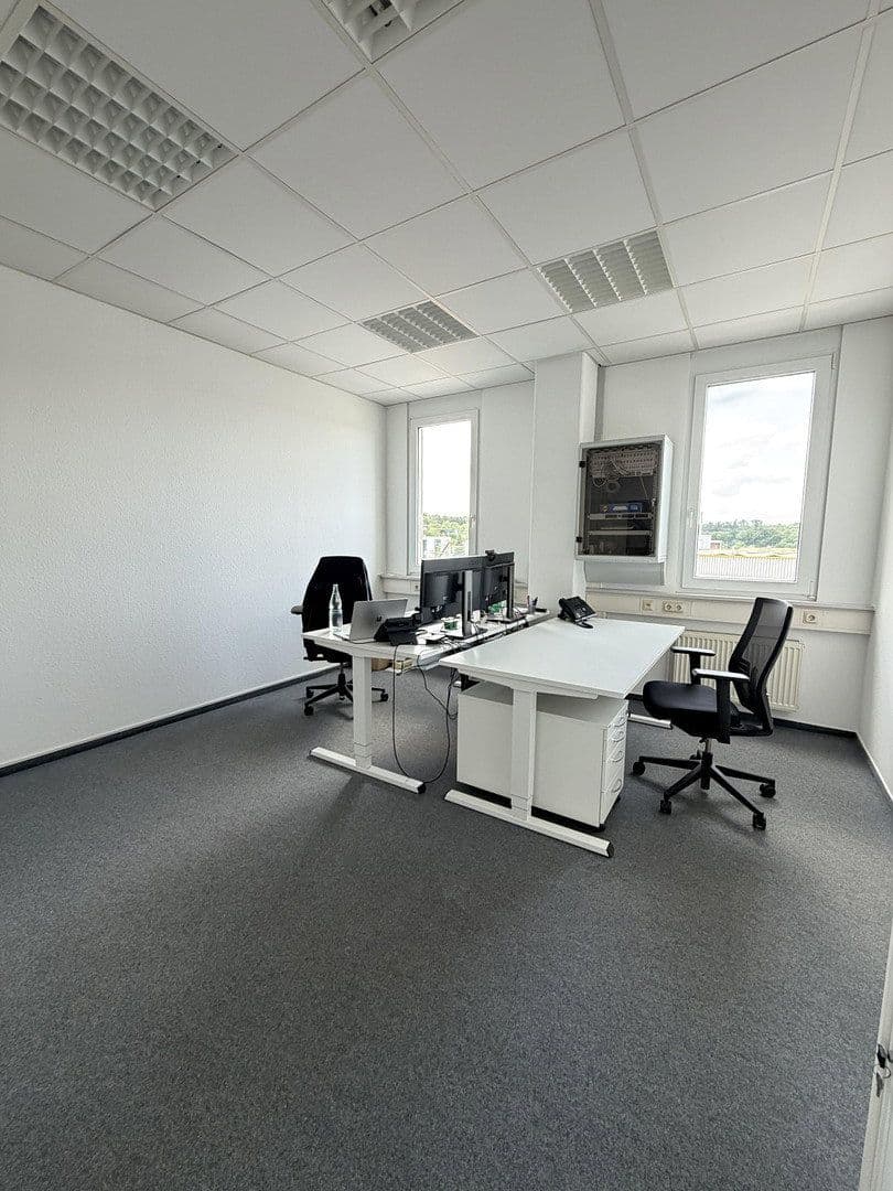 Prenájom kancelárie 174 m², Stuttgarter Straße 41, Pforzheim, Bádensko-Wurttembersko Prenájom kancelárie 174 m², Stuttgarter Straße 41, Pforzheim, Bádensko-Wurttembersko