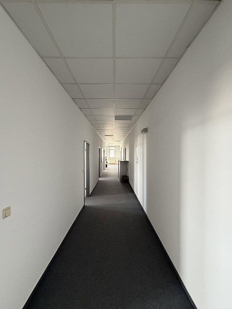 Prenájom kancelárie 174 m², Stuttgarter Straße 41, Pforzheim, Bádensko-Wurttembersko Prenájom kancelárie 174 m², Stuttgarter Straße 41, Pforzheim, Bádensko-Wurttembersko