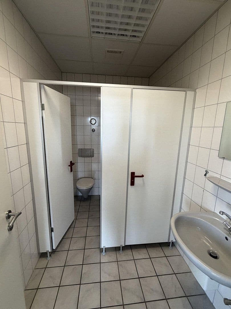 Prenájom kancelárie 174 m², Stuttgarter Straße 41, Pforzheim, Bádensko-Wurttembersko Prenájom kancelárie 174 m², Stuttgarter Straße 41, Pforzheim, Bádensko-Wurttembersko