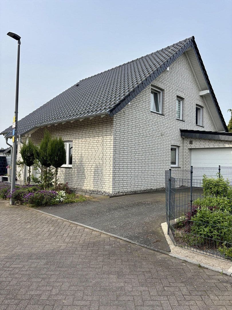 Predaj domu 142 m², pozemok 563 m², Niederzier, Severné Porýnie - Westfálsko Predaj domu 142 m², pozemok 563 m², Niederzier, Severné Porýnie - Westfálsko