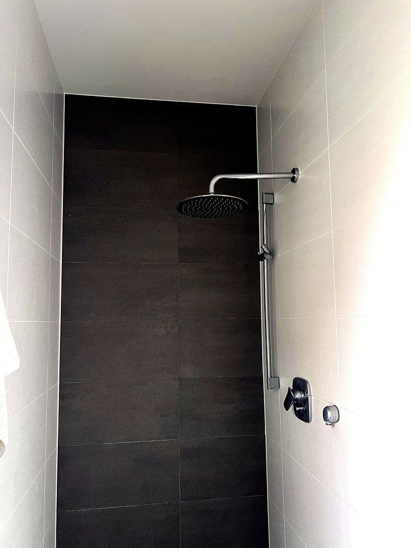Prenájom bytu 3-izbový 145 m², Krachtstr., Berlin, Berlín Prenájom bytu 3-izbový 145 m², Krachtstr., Berlin, Berlín