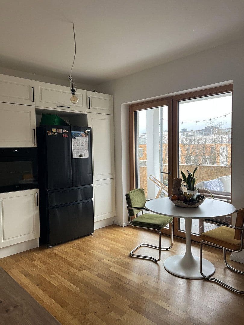 Prenájom bytu 3-izbový 145 m², Krachtstr., Berlin, Berlín Prenájom bytu 3-izbový 145 m², Krachtstr., Berlin, Berlín