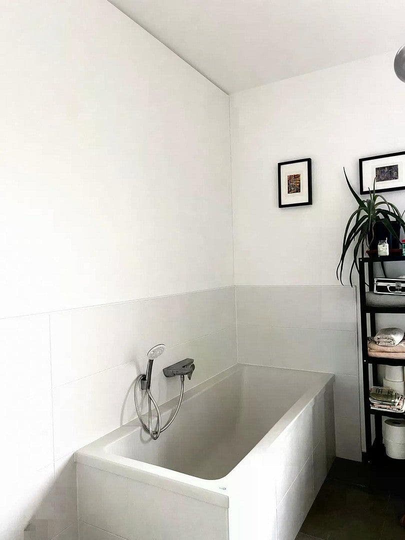 Prenájom bytu 3-izbový 145 m², Krachtstr., Berlin, Berlín Prenájom bytu 3-izbový 145 m², Krachtstr., Berlin, Berlín