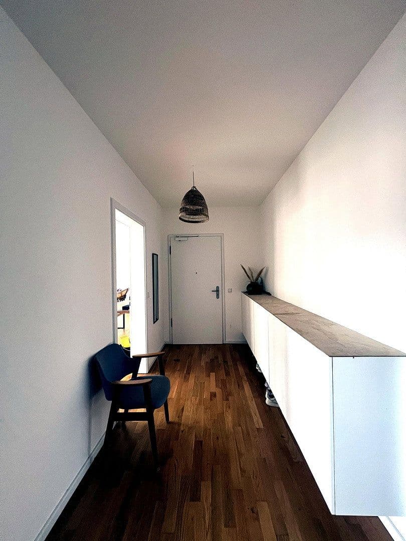 Prenájom bytu 3-izbový 145 m², Krachtstr., Berlin, Berlín Prenájom bytu 3-izbový 145 m², Krachtstr., Berlin, Berlín