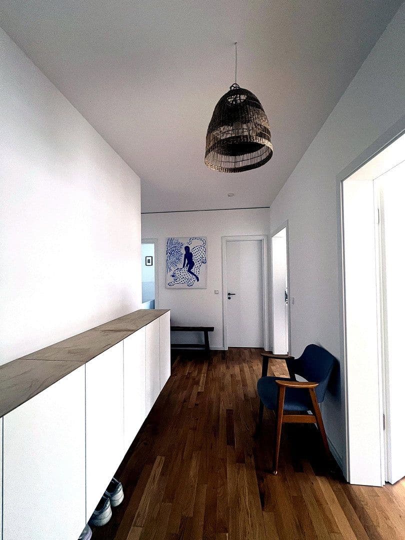 Prenájom bytu 3-izbový 145 m², Krachtstr., Berlin, Berlín Prenájom bytu 3-izbový 145 m², Krachtstr., Berlin, Berlín