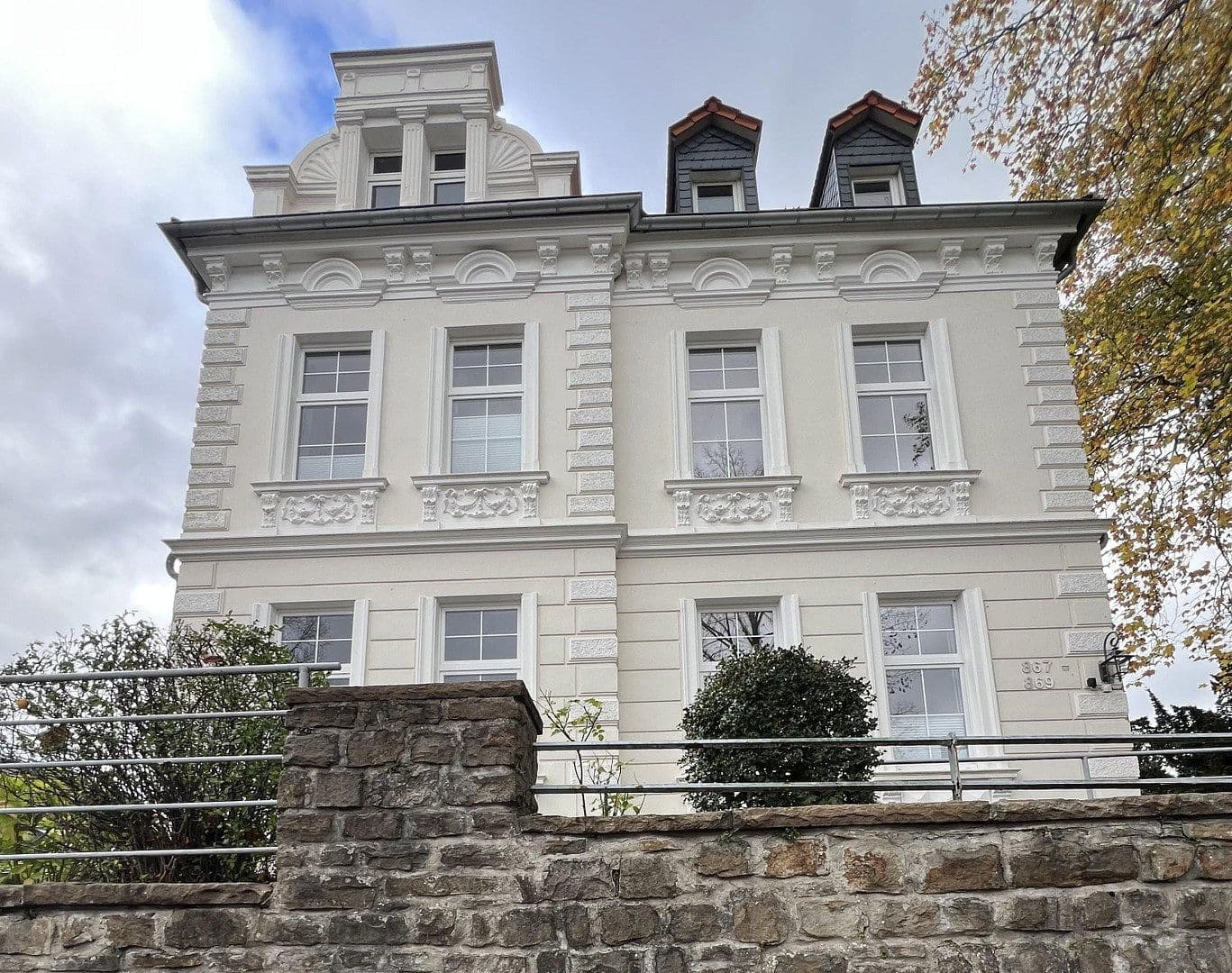 Prenájom bytu 3-izbový 150 m², Hattinger Str. 867, Bochum, Severné Porýnie - Westfálsko Prenájom bytu 3-izbový 150 m², Hattinger Str. 867, Bochum, Severné Porýnie - Westfálsko