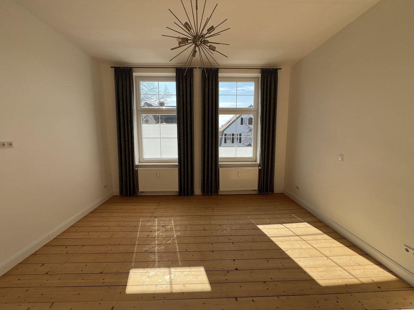 Prenájom bytu 3-izbový 150 m², Hattinger Str. 867, Bochum, Severné Porýnie - Westfálsko Prenájom bytu 3-izbový 150 m², Hattinger Str. 867, Bochum, Severné Porýnie - Westfálsko