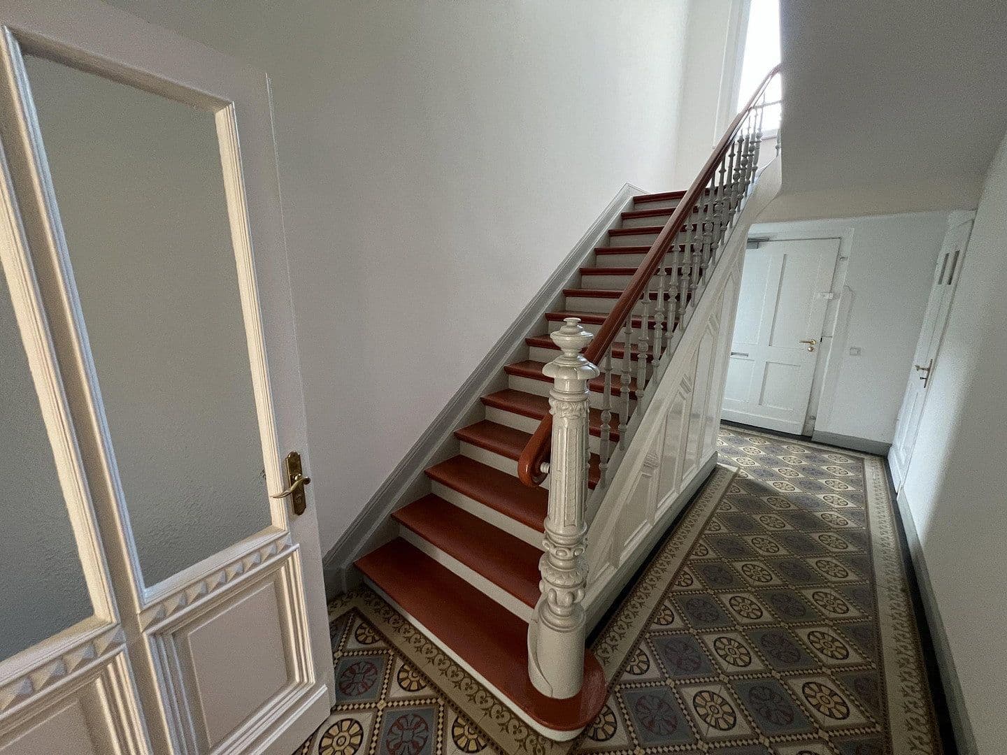 Prenájom bytu 3-izbový 150 m², Hattinger Str. 867, Bochum, Severné Porýnie - Westfálsko Prenájom bytu 3-izbový 150 m², Hattinger Str. 867, Bochum, Severné Porýnie - Westfálsko