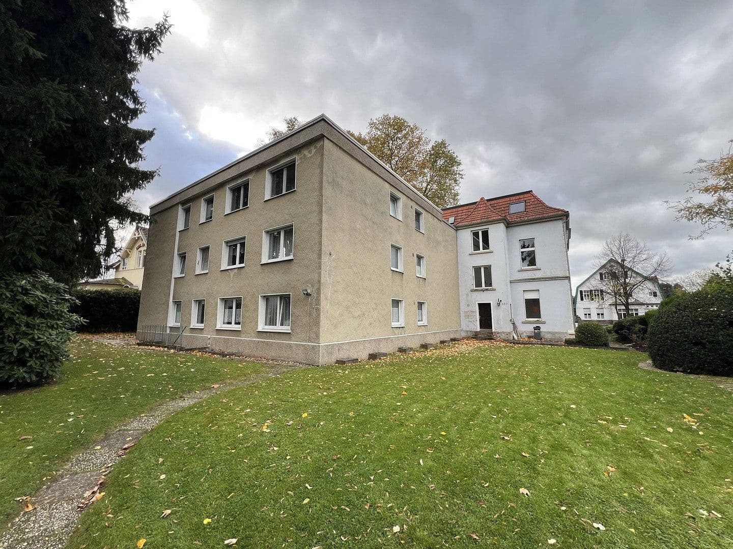 Prenájom bytu 3-izbový 150 m², Hattinger Str. 867, Bochum, Severné Porýnie - Westfálsko Prenájom bytu 3-izbový 150 m², Hattinger Str. 867, Bochum, Severné Porýnie - Westfálsko