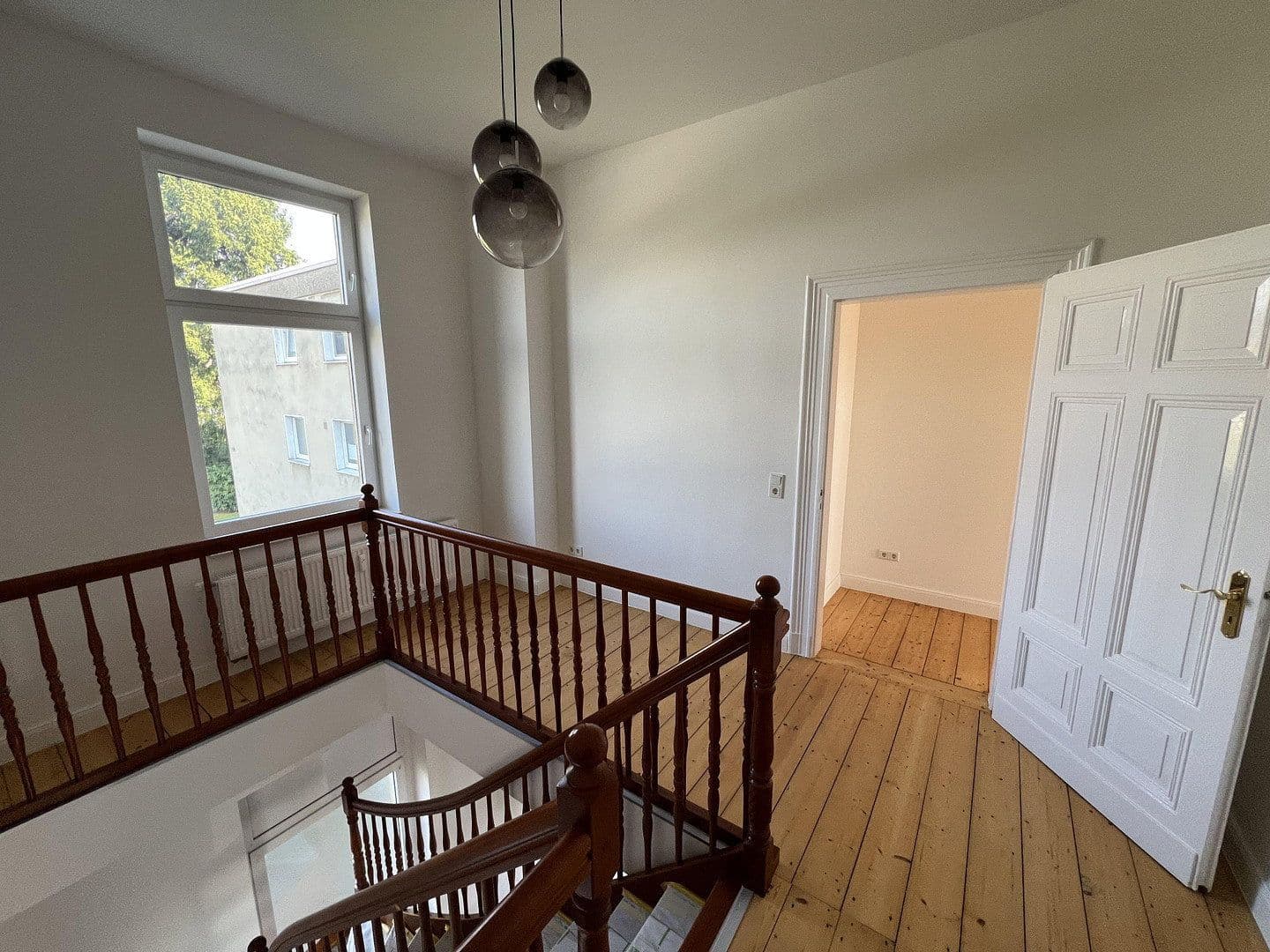 Prenájom bytu 3-izbový 150 m², Hattinger Str. 867, Bochum, Severné Porýnie - Westfálsko Prenájom bytu 3-izbový 150 m², Hattinger Str. 867, Bochum, Severné Porýnie - Westfálsko