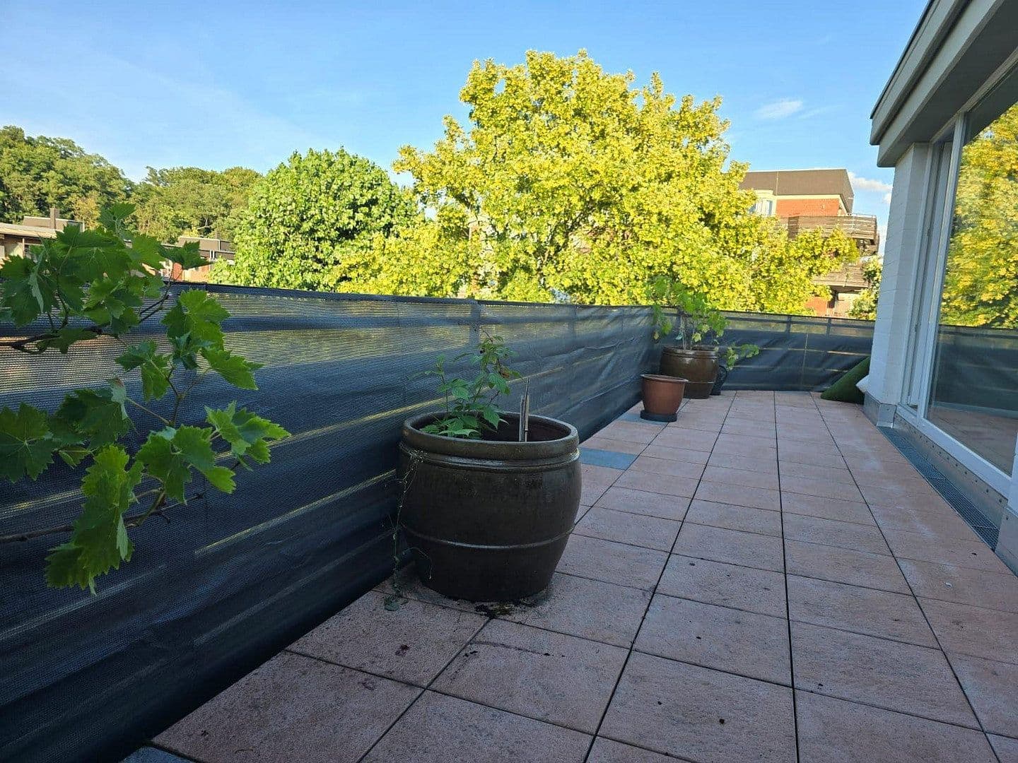 Prenájom bytu 3-izbový 93 m², Josef-Neuberger-Straße 26, Düsseldorf, Severné Porýnie - Westfálsko Prenájom bytu 3-izbový 93 m², Josef-Neuberger-Straße 26, Düsseldorf, Severné Porýnie - Westfálsko