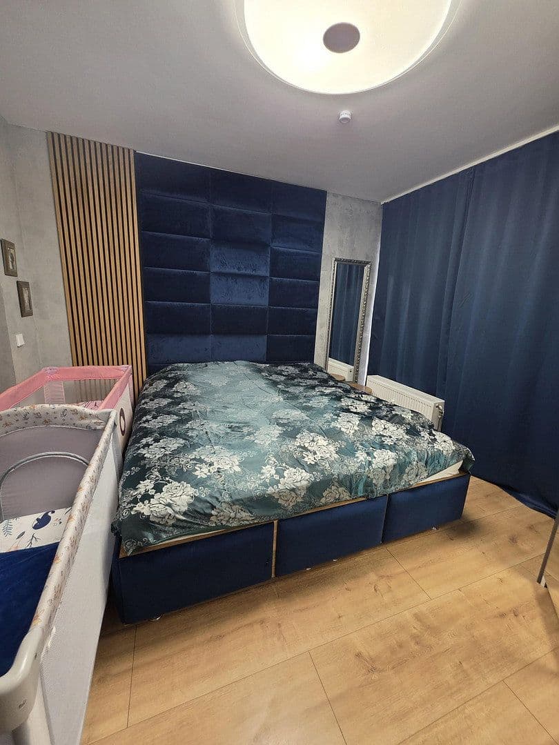 Prenájom bytu 3-izbový 93 m², Josef-Neuberger-Straße 26, Düsseldorf, Severné Porýnie - Westfálsko Prenájom bytu 3-izbový 93 m², Josef-Neuberger-Straße 26, Düsseldorf, Severné Porýnie - Westfálsko