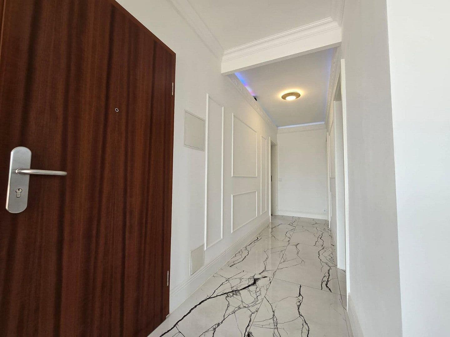 Prenájom bytu 3-izbový 93 m², Josef-Neuberger-Straße 26, Düsseldorf, Severné Porýnie - Westfálsko Prenájom bytu 3-izbový 93 m², Josef-Neuberger-Straße 26, Düsseldorf, Severné Porýnie - Westfálsko