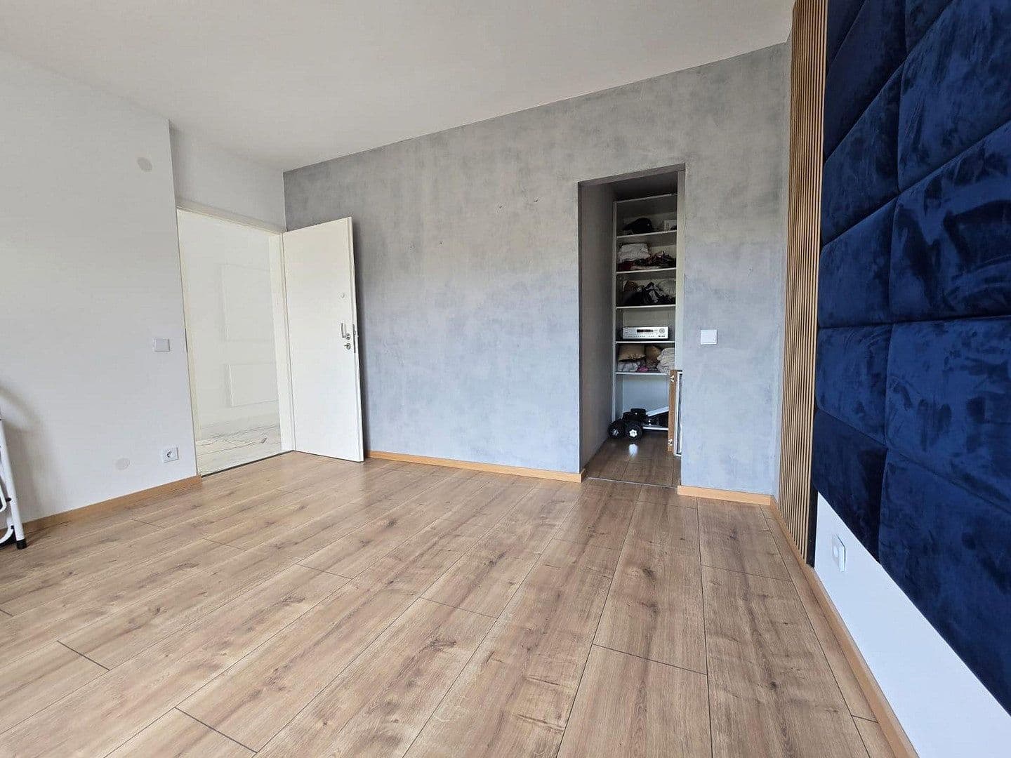 Prenájom bytu 3-izbový 93 m², Josef-Neuberger-Straße 26, Düsseldorf, Severné Porýnie - Westfálsko Prenájom bytu 3-izbový 93 m², Josef-Neuberger-Straße 26, Düsseldorf, Severné Porýnie - Westfálsko