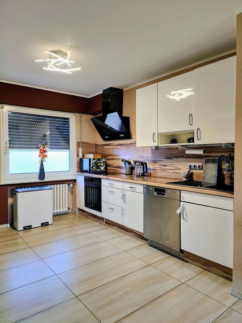 Predaj domu 160 m², pozemok 300 m², Duisburg, Severné Porýnie - Westfálsko Predaj domu 160 m², pozemok 300 m², Duisburg, Severné Porýnie - Westfálsko