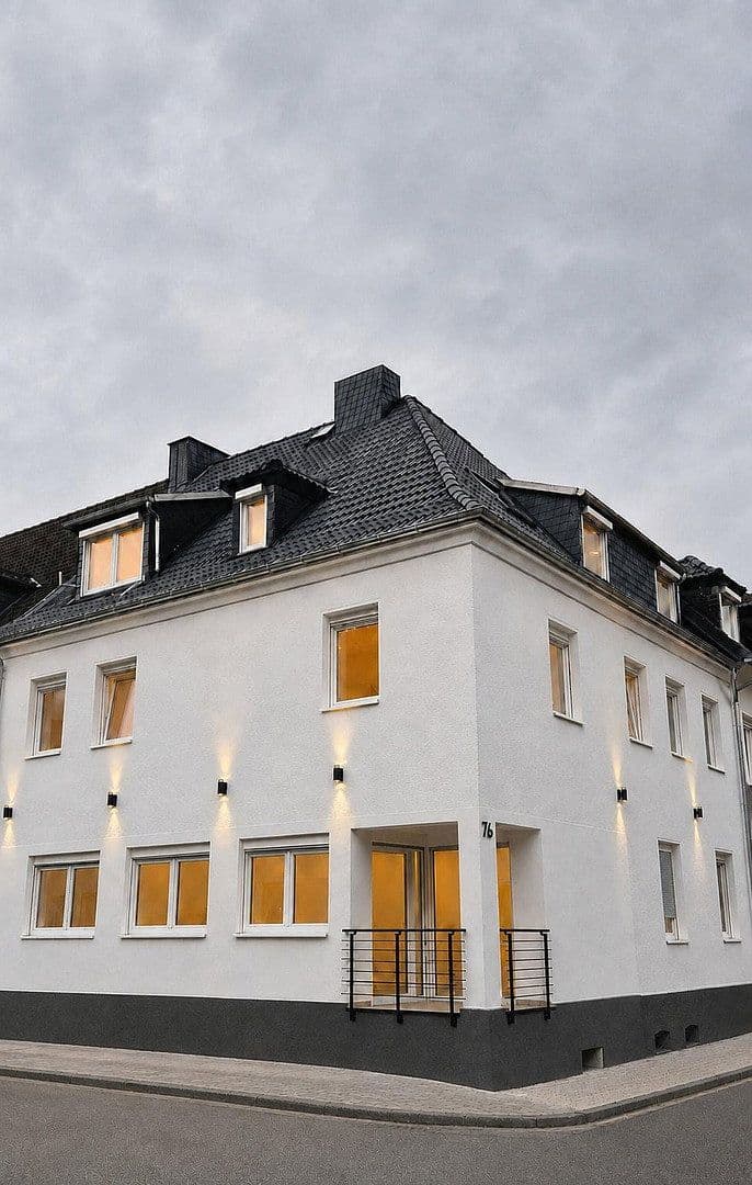 Predaj domu 453 m², pozemok 209 m², Wiesenstraße 76, Siegen, Severné Porýnie - Westfálsko Predaj domu 453 m², pozemok 209 m², Wiesenstraße 76, Siegen, Severné Porýnie - Westfálsko