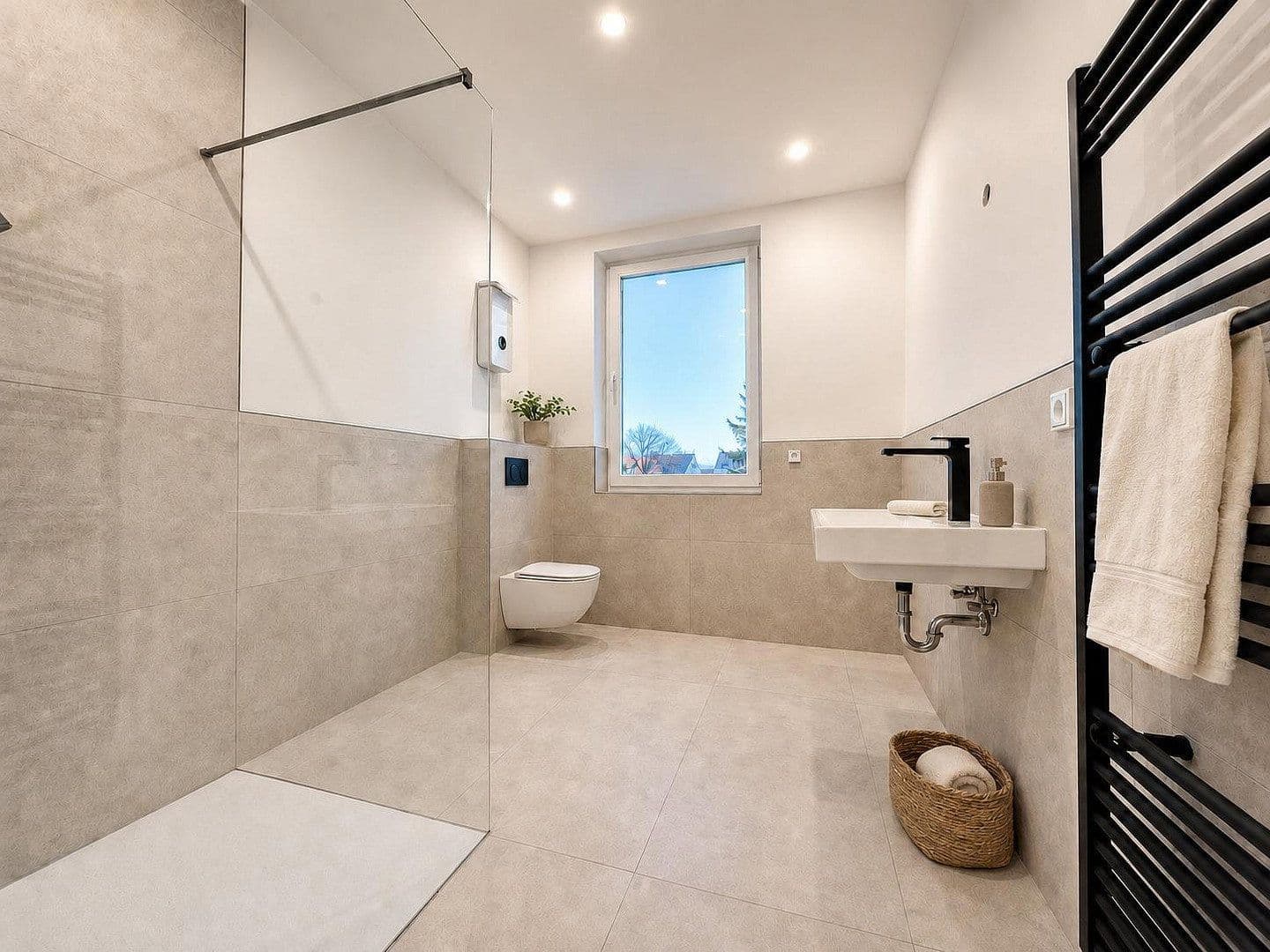 Predaj domu 453 m², pozemok 209 m², Wiesenstraße 76, Siegen, Severné Porýnie - Westfálsko Predaj domu 453 m², pozemok 209 m², Wiesenstraße 76, Siegen, Severné Porýnie - Westfálsko