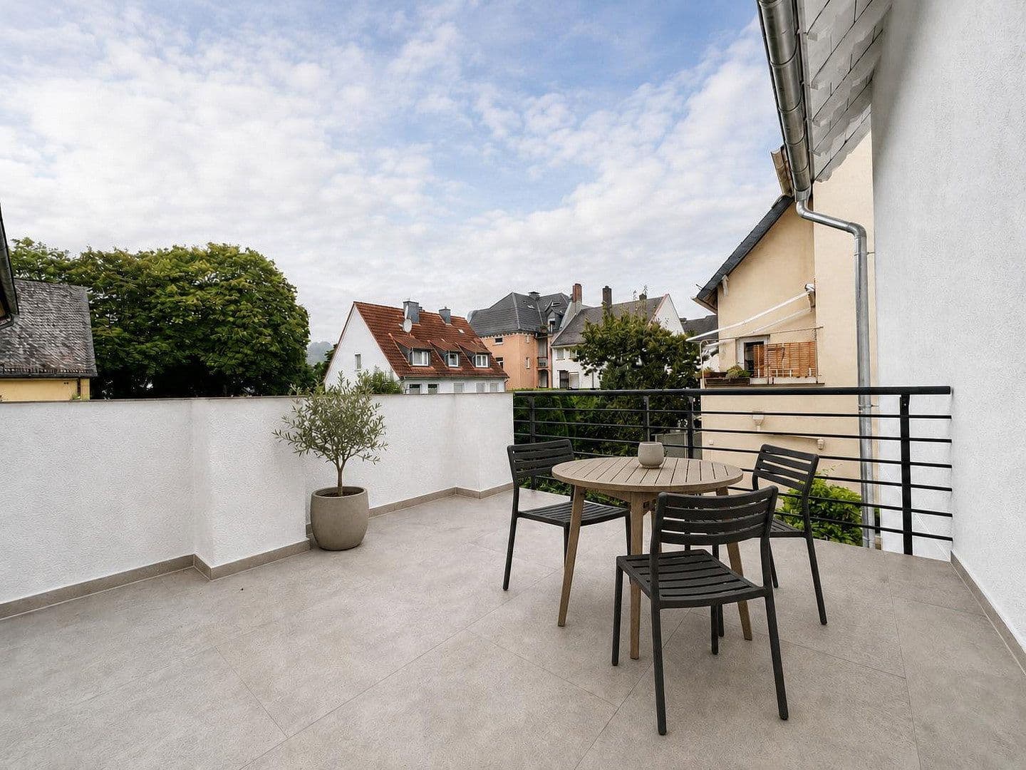 Predaj domu 453 m², pozemok 209 m², Wiesenstraße 76, Siegen, Severné Porýnie - Westfálsko Predaj domu 453 m², pozemok 209 m², Wiesenstraße 76, Siegen, Severné Porýnie - Westfálsko