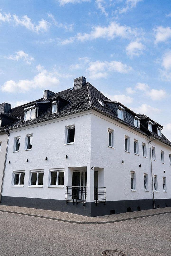 Predaj domu 453 m², pozemok 209 m², Wiesenstraße 76, Siegen, Severné Porýnie - Westfálsko Predaj domu 453 m², pozemok 209 m², Wiesenstraße 76, Siegen, Severné Porýnie - Westfálsko
