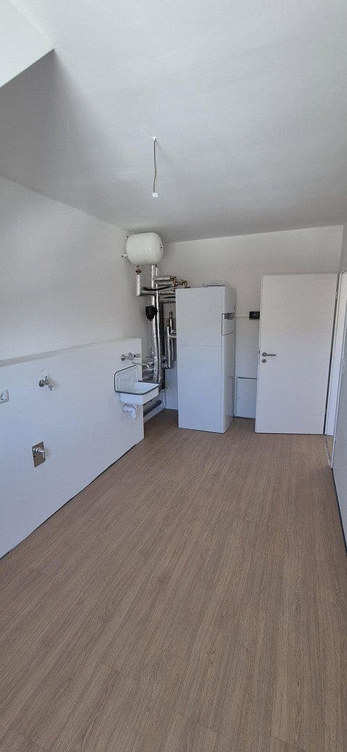 Prenájom domu 140 m², pozemok 100 m², Veckerhagenerstr. 4, Fuldatal, Hesensko Prenájom domu 140 m², pozemok 100 m², Veckerhagenerstr. 4, Fuldatal, Hesensko