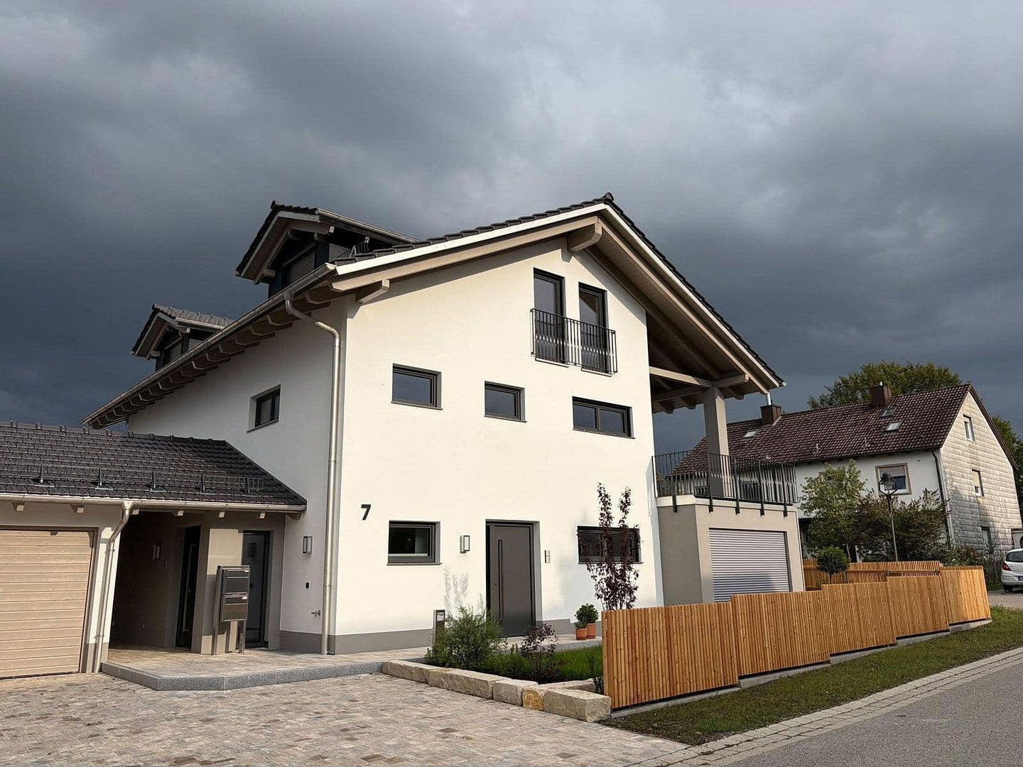 Prenájom bytu 4-izbový 188 m², Enthammerstr. 7, Grafing, Bavorsko Prenájom bytu 4-izbový 188 m², Enthammerstr. 7, Grafing, Bavorsko