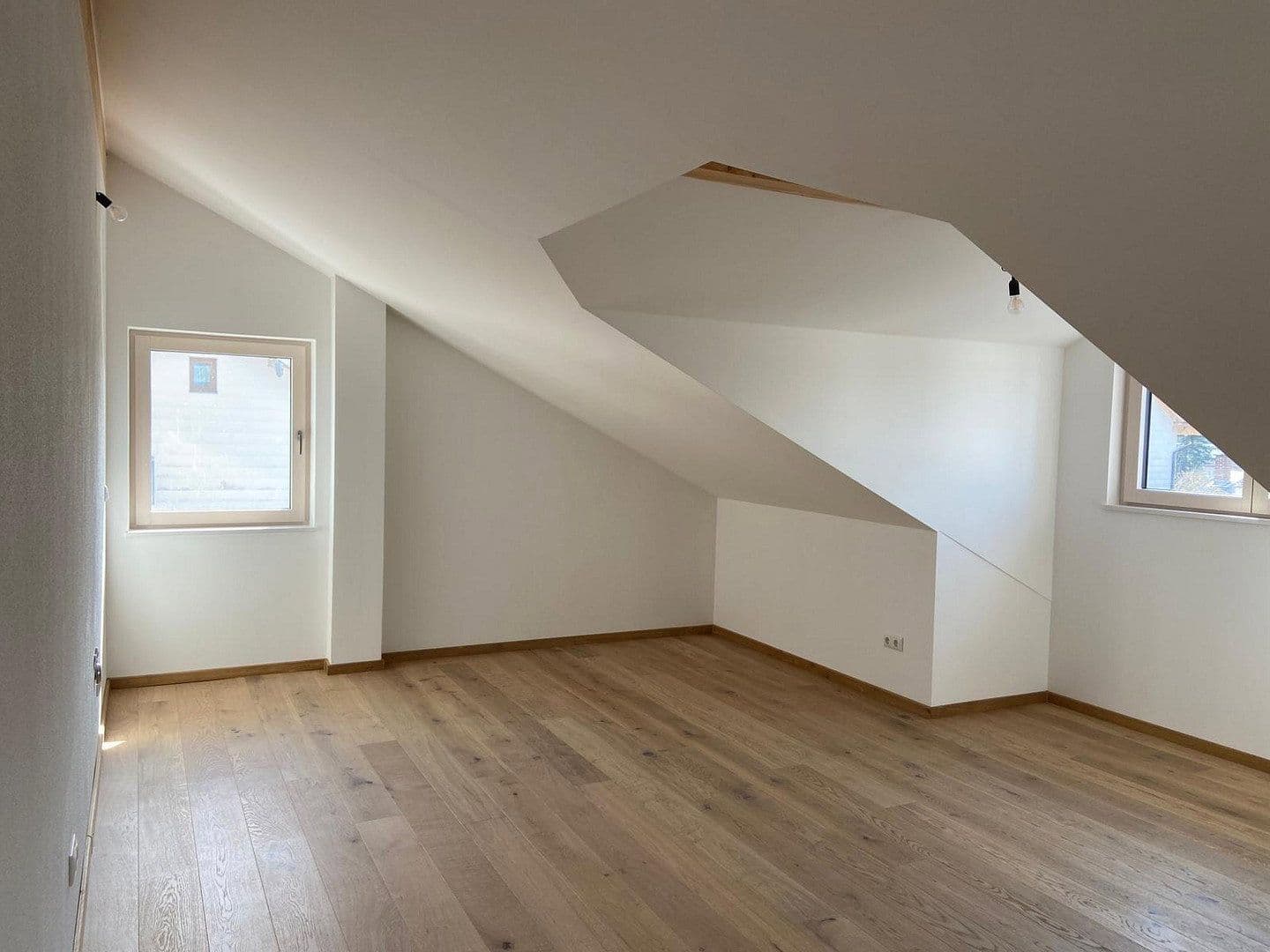 Prenájom bytu 4-izbový 188 m², Enthammerstr. 7, Grafing, Bavorsko Prenájom bytu 4-izbový 188 m², Enthammerstr. 7, Grafing, Bavorsko