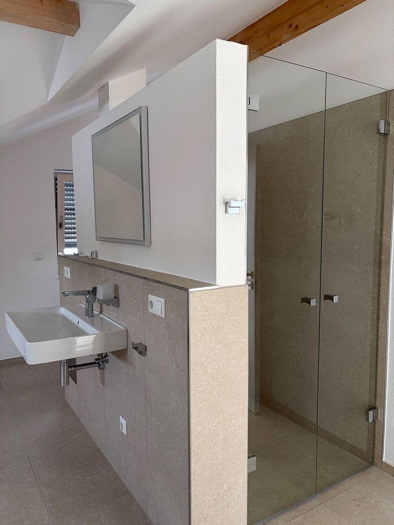 Prenájom bytu 4-izbový 188 m², Enthammerstr. 7, Grafing, Bavorsko Prenájom bytu 4-izbový 188 m², Enthammerstr. 7, Grafing, Bavorsko
