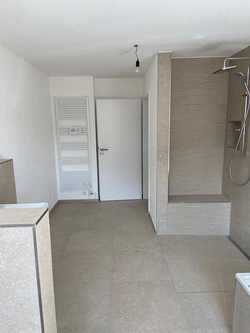 Prenájom bytu 4-izbový 188 m², Enthammerstr. 7, Grafing, Bavorsko Prenájom bytu 4-izbový 188 m², Enthammerstr. 7, Grafing, Bavorsko
