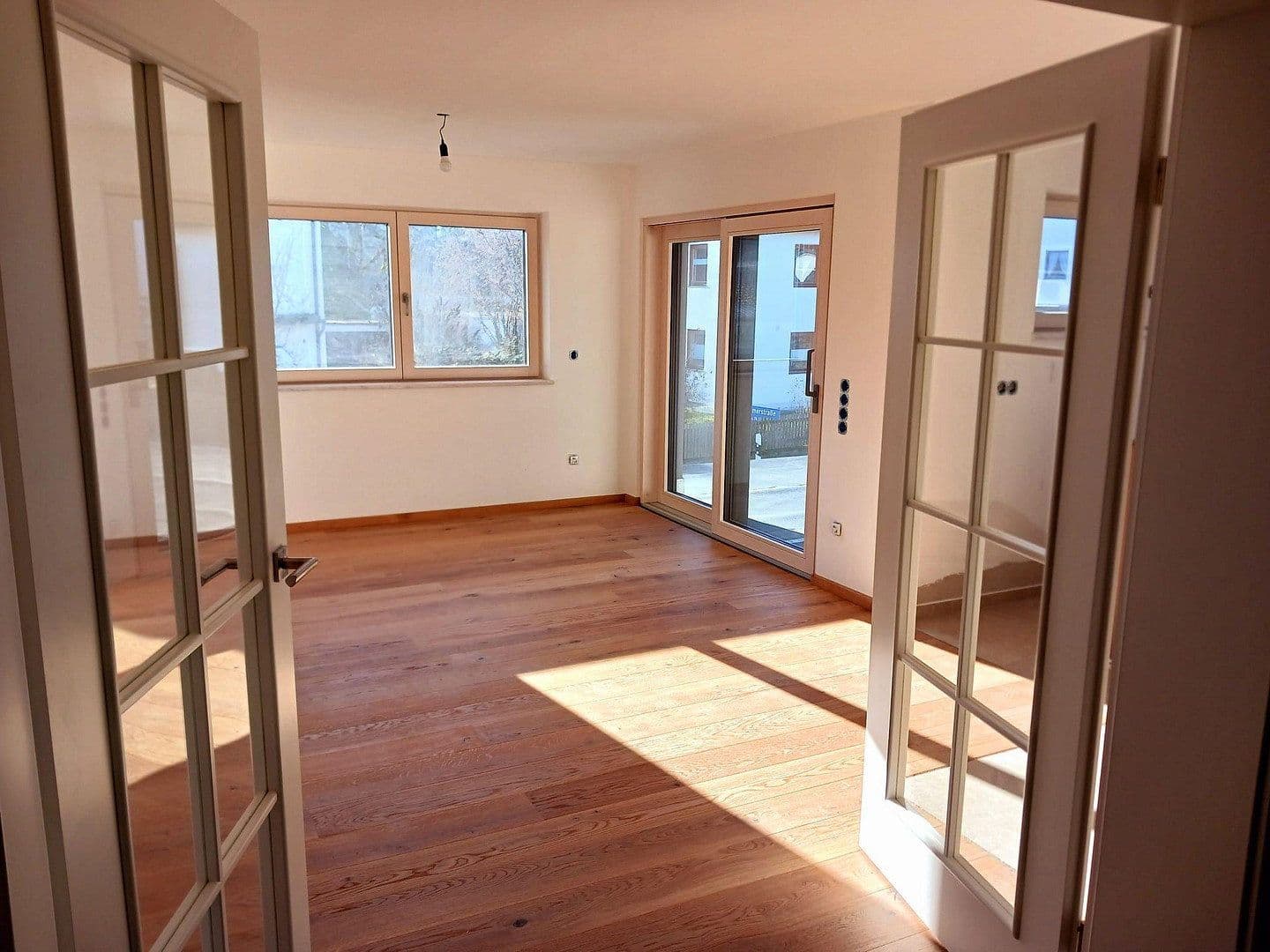 Prenájom bytu 4-izbový 188 m², Enthammerstr. 7, Grafing, Bavorsko Prenájom bytu 4-izbový 188 m², Enthammerstr. 7, Grafing, Bavorsko