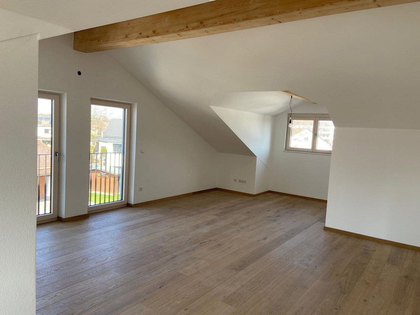 Prenájom bytu 4-izbový 188 m², Enthammerstr. 7, Grafing, Bavorsko Prenájom bytu 4-izbový 188 m², Enthammerstr. 7, Grafing, Bavorsko