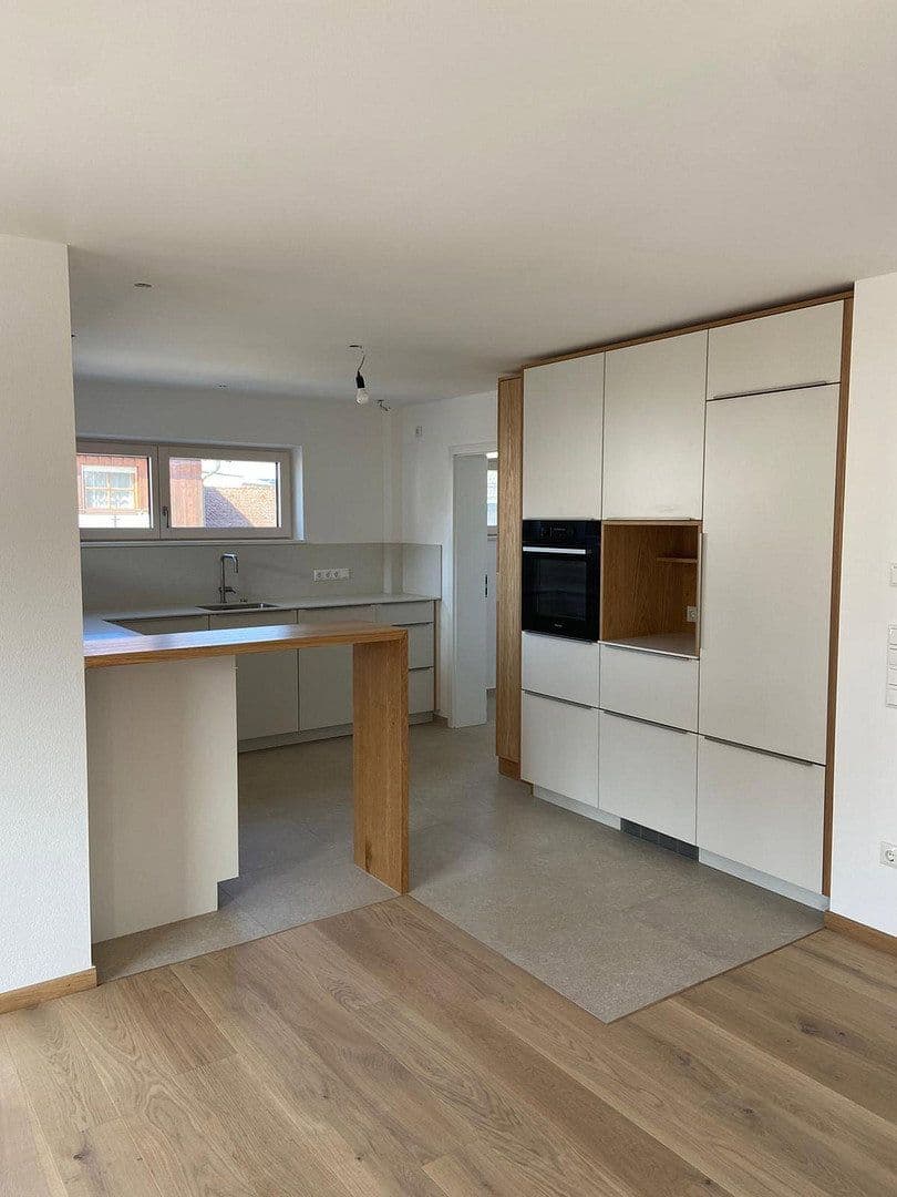 Prenájom bytu 4-izbový 188 m², Enthammerstr. 7, Grafing, Bavorsko Prenájom bytu 4-izbový 188 m², Enthammerstr. 7, Grafing, Bavorsko