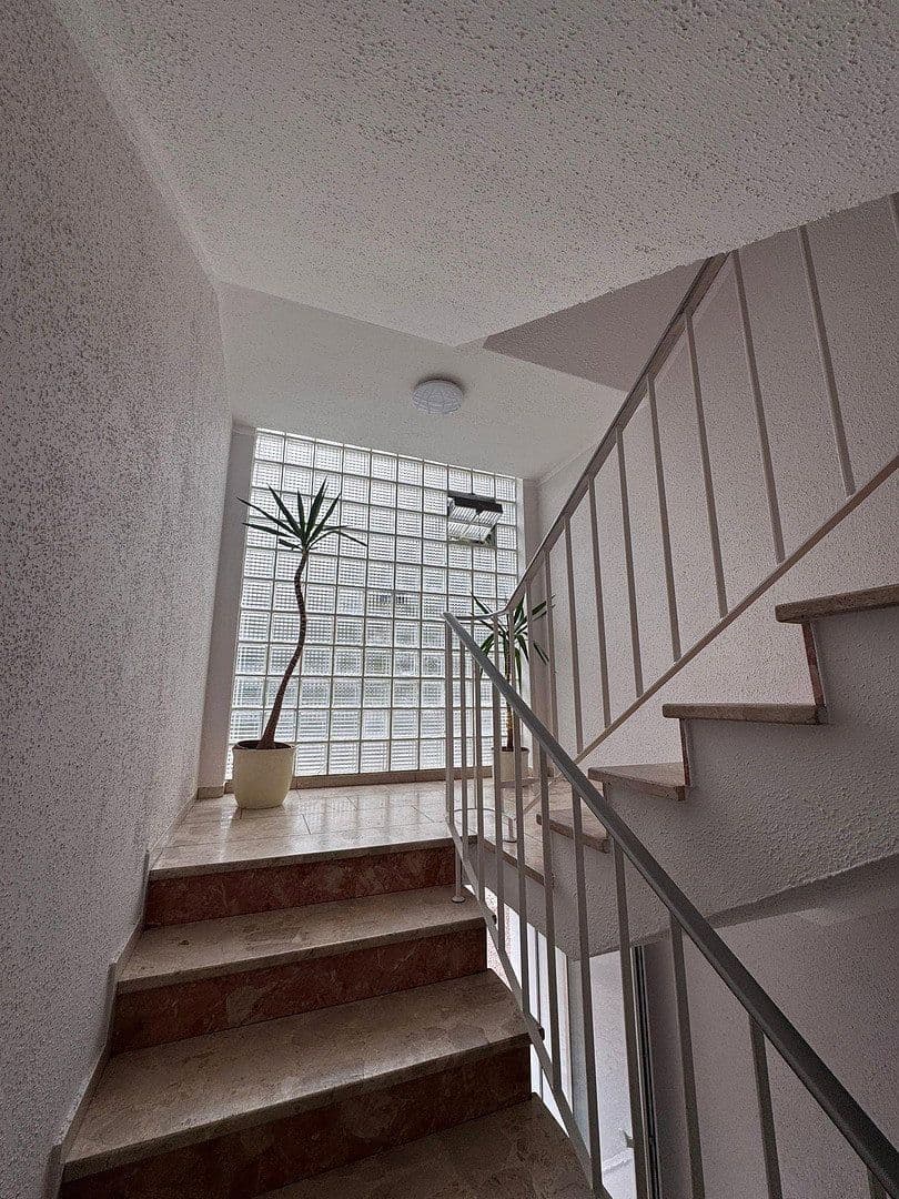 Predaj domu 1.477 m², pozemok 1.835 m², Rinteln, Dolné Sasko Predaj domu 1.477 m², pozemok 1.835 m², Rinteln, Dolné Sasko
