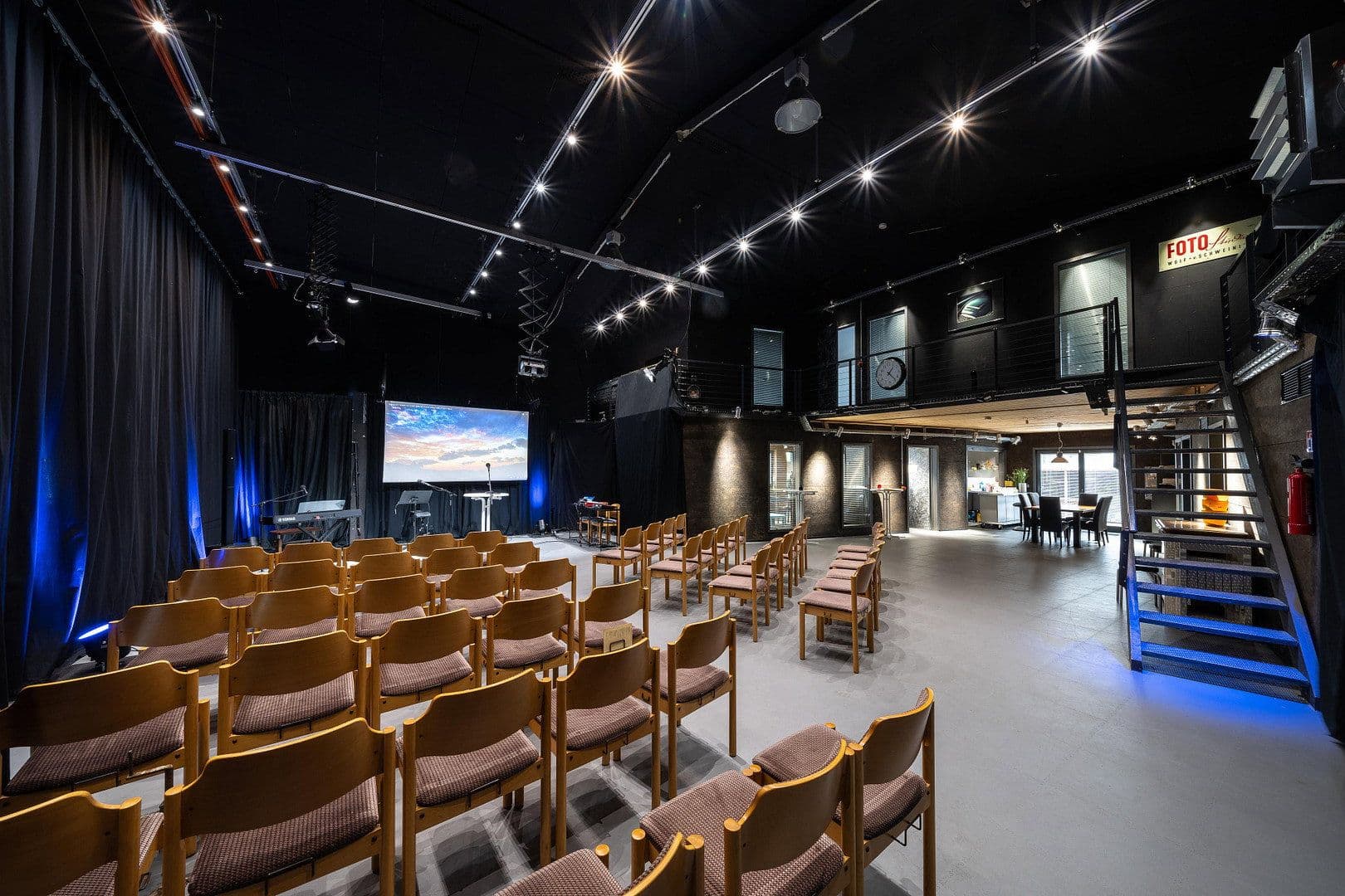 Prenájom nebytového priestoru 612 m², Daimlerstraße 14, Taunusstein, Hesensko Prenájom nebytového priestoru 612 m², Daimlerstraße 14, Taunusstein, Hesensko