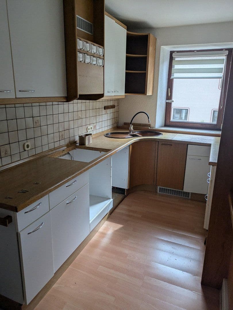 Prenájom bytu 4-izbový 100 m², Markt Erlbach, Bavorsko Prenájom bytu 4-izbový 100 m², Markt Erlbach, Bavorsko