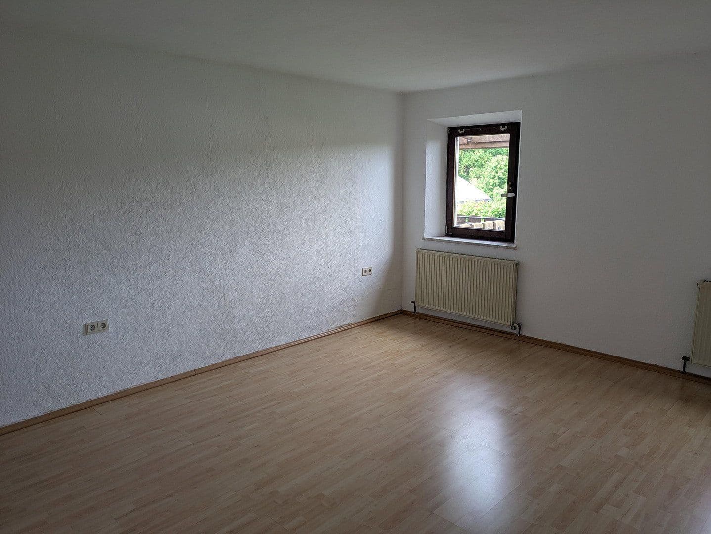 Prenájom bytu 4-izbový 100 m², Markt Erlbach, Bavorsko Prenájom bytu 4-izbový 100 m², Markt Erlbach, Bavorsko