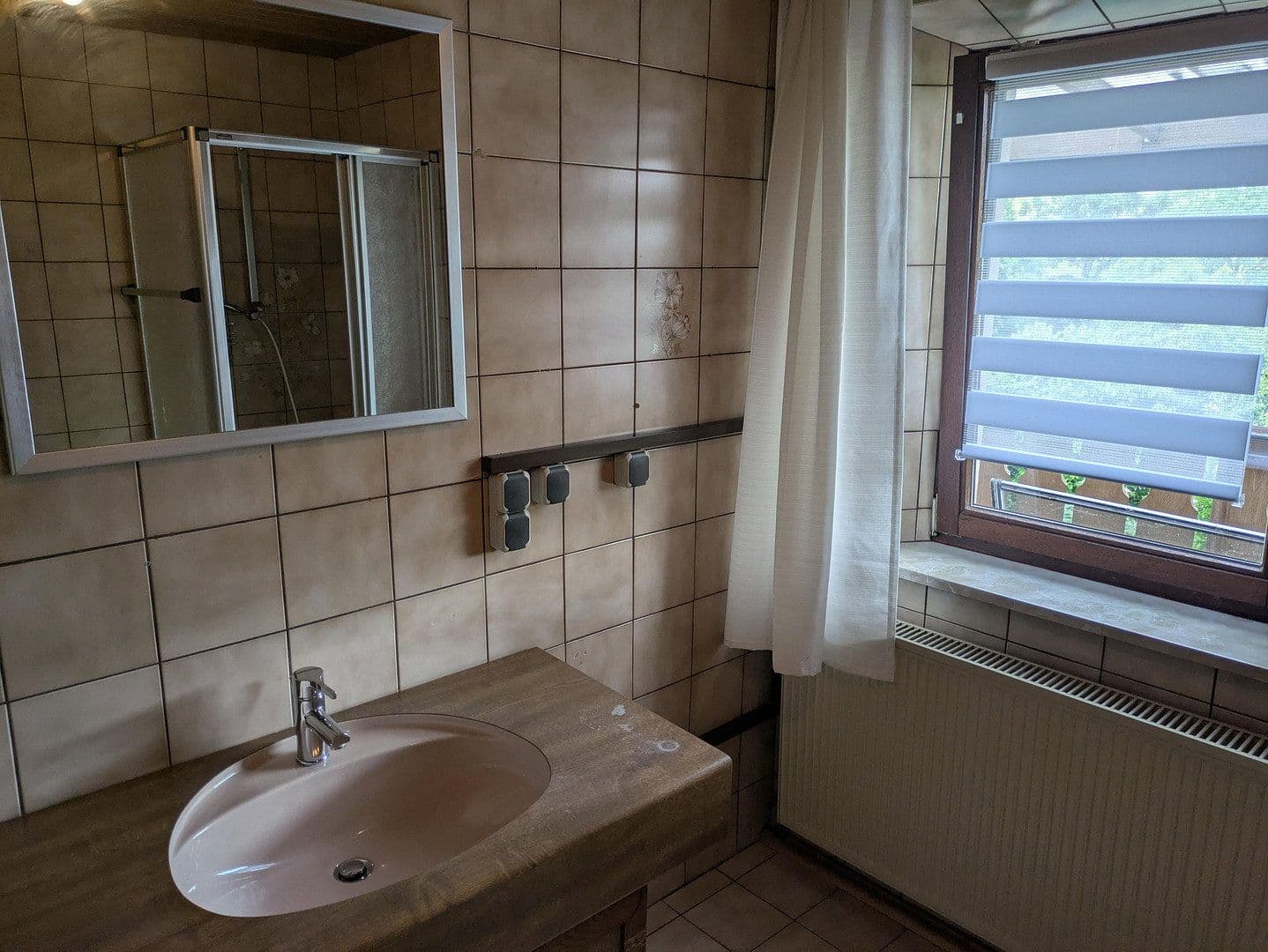 Prenájom bytu 4-izbový 100 m², Markt Erlbach, Bavorsko Prenájom bytu 4-izbový 100 m², Markt Erlbach, Bavorsko