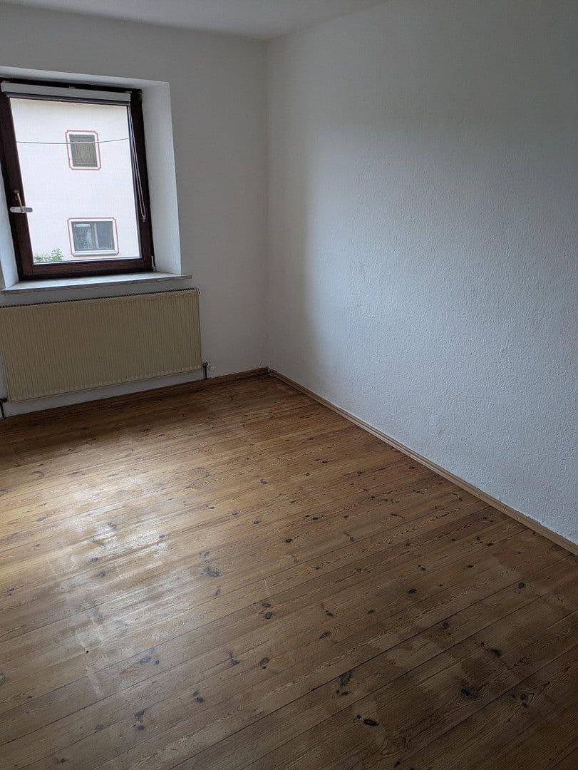 Prenájom bytu 4-izbový 100 m², Markt Erlbach, Bavorsko Prenájom bytu 4-izbový 100 m², Markt Erlbach, Bavorsko