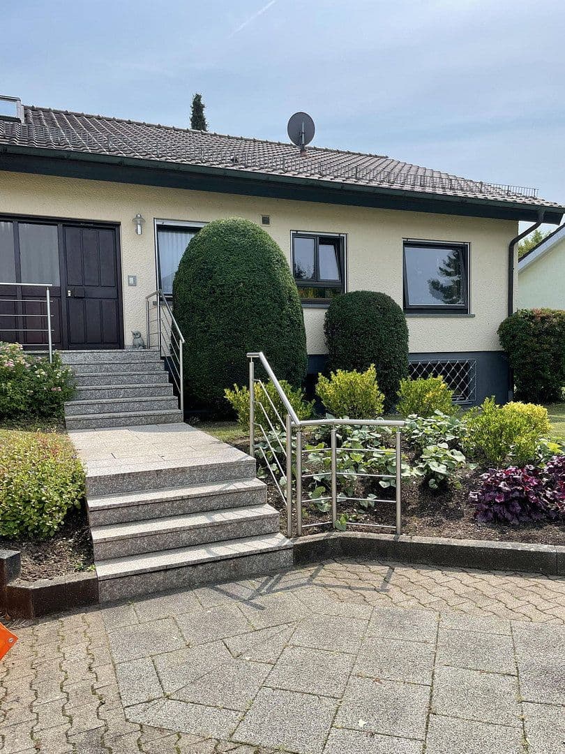 Predaj domu 186 m², pozemok 915 m², Abstatt, Bádensko-Wurttembersko Predaj domu 186 m², pozemok 915 m², Abstatt, Bádensko-Wurttembersko