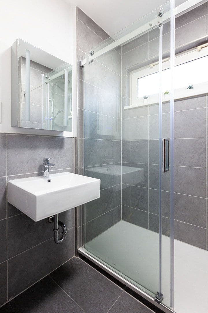 Prenájom bytu 2-izbový 58 m², Kassel, Hesensko Prenájom bytu 2-izbový 58 m², Kassel, Hesensko