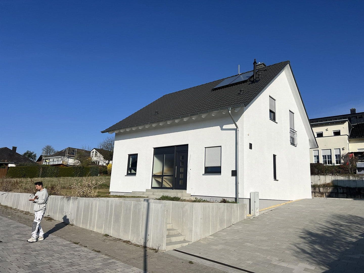 Predaj domu 200 m², pozemok 555 m², Niederkleener Strasse 27, Langgöns, Hesensko Predaj domu 200 m², pozemok 555 m², Niederkleener Strasse 27, Langgöns, Hesensko