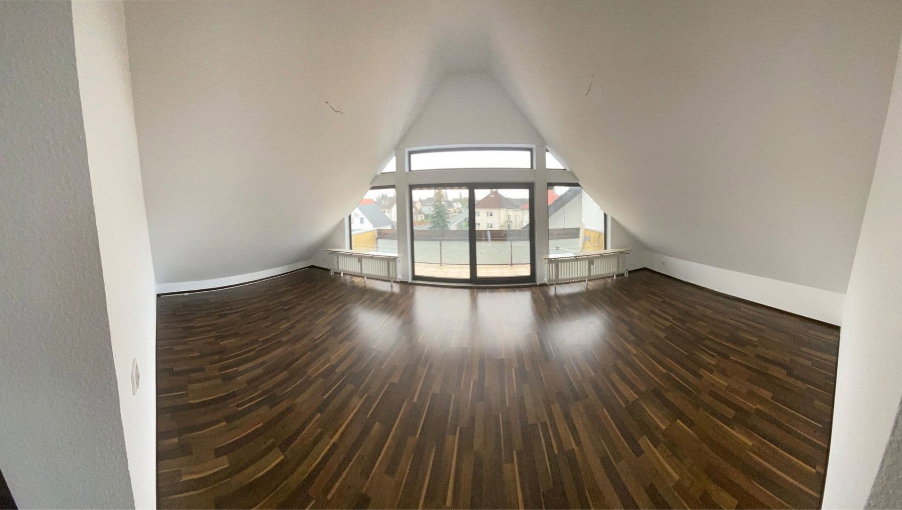 Prenájom bytu 3-izbový 120 m², Zellhäuser Str. 17, Mainhausen, Hesensko Prenájom bytu 3-izbový 120 m², Zellhäuser Str. 17, Mainhausen, Hesensko