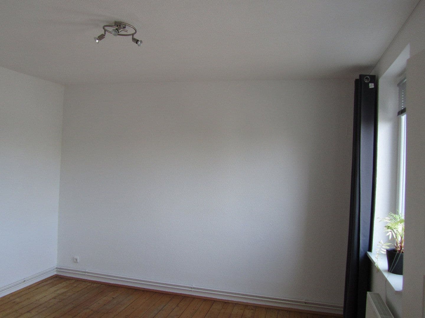 Prenájom bytu 3-izbový 70 m², Hannoversche Straße 35, Braunschweig, Dolné Sasko Prenájom bytu 3-izbový 70 m², Hannoversche Straße 35, Braunschweig, Dolné Sasko