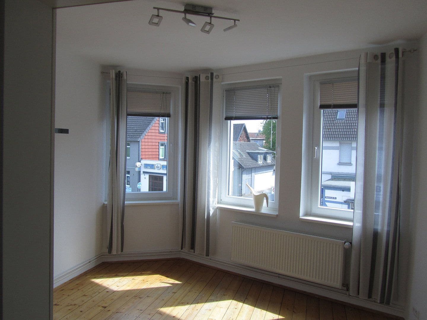 Prenájom bytu 3-izbový 70 m², Hannoversche Straße 35, Braunschweig, Dolné Sasko Prenájom bytu 3-izbový 70 m², Hannoversche Straße 35, Braunschweig, Dolné Sasko